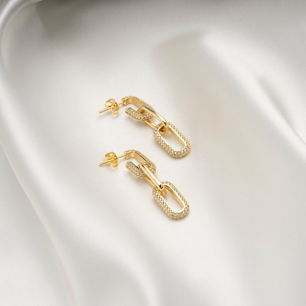 Arete triple aro con zirconia lisa, chapa de oro 18k